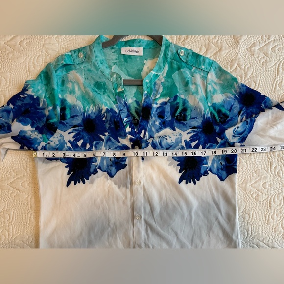💙✨ Calvin Klein Floral Ombre Blouse — Fits Like Medium (EUC) - Picture 5 of 12